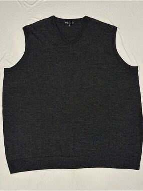 Hart Schaffner Marx Men's V-Neck Extra Fine Merino Wool Sweater Vest
